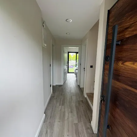 Guemuesluekte Havuzlu-bahceli-3 Yatak Odali Muestakil Villa Bodrum